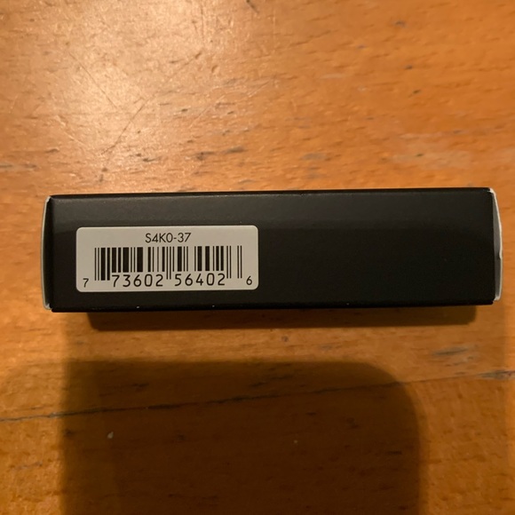 ✨5X HP✨🌺 2/$20 MAC Powder Kiss Lipstick in Werk - Picture 7 of 7